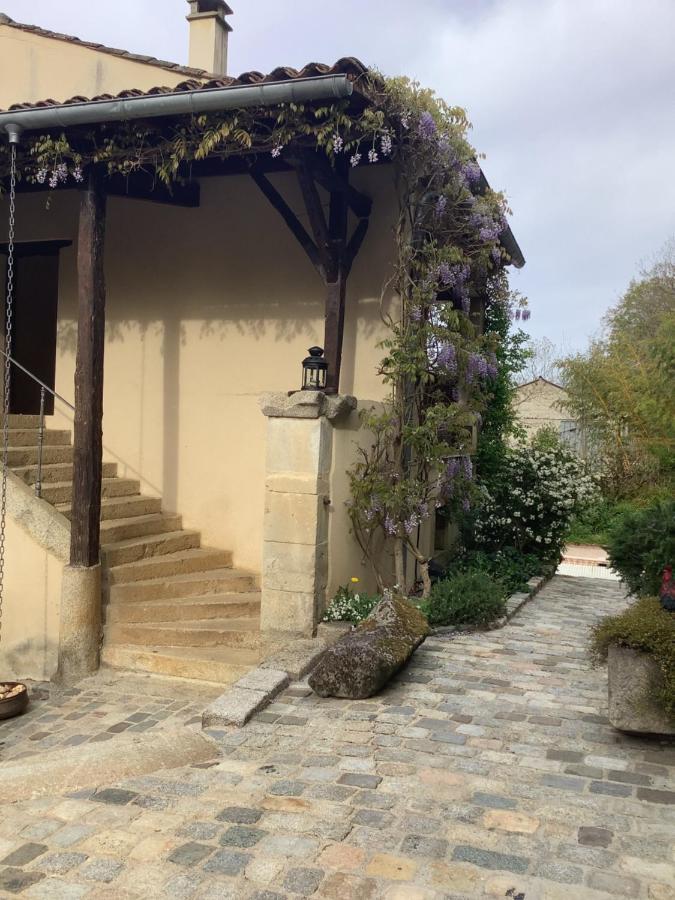 The Courtyard Villa กัสทร์ ภายนอก รูปภาพ