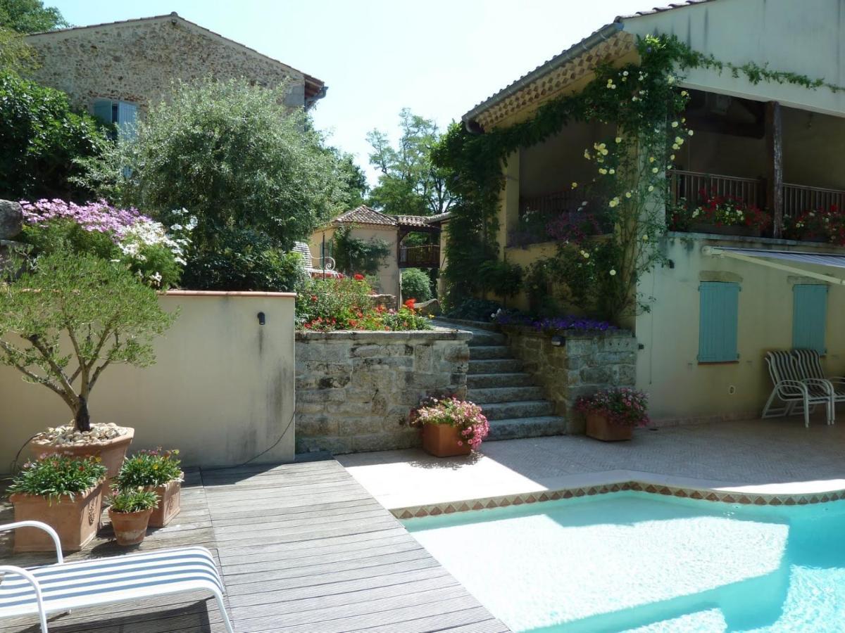 The Courtyard Villa กัสทร์ ภายนอก รูปภาพ