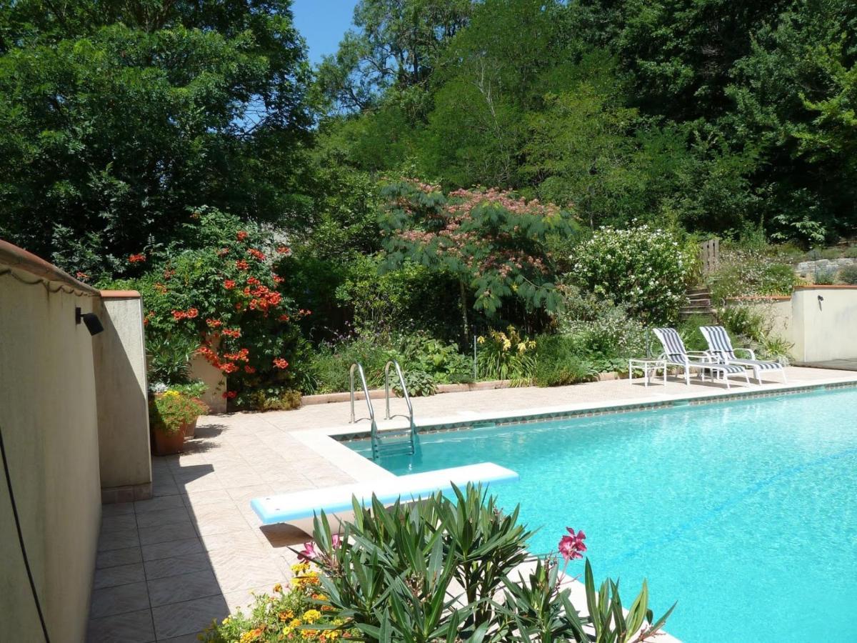 The Courtyard Villa กัสทร์ ภายนอก รูปภาพ